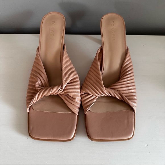 Nude Torgeis sandals / mules. NWOT size 11 twisted knot detail - super feminine - Picture 1 of 10